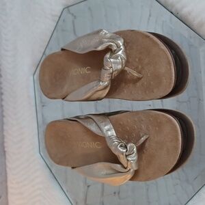 Voinic  Womans Gold Beach‎  Comfort Sandals sz 7 M New No Tags